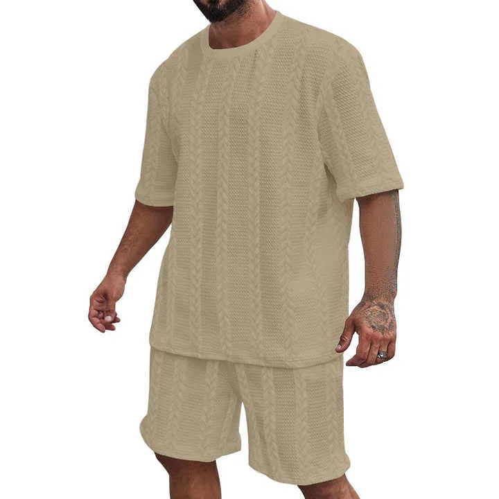 أطقم بأكمام قصيرة جيدة التهوية من قطعتين . Breathable 2-Piece Short-Sleeve Sets