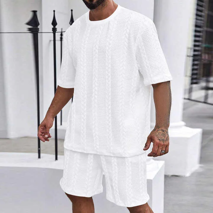أطقم بأكمام قصيرة جيدة التهوية من قطعتين . Breathable 2-Piece Short-Sleeve Sets