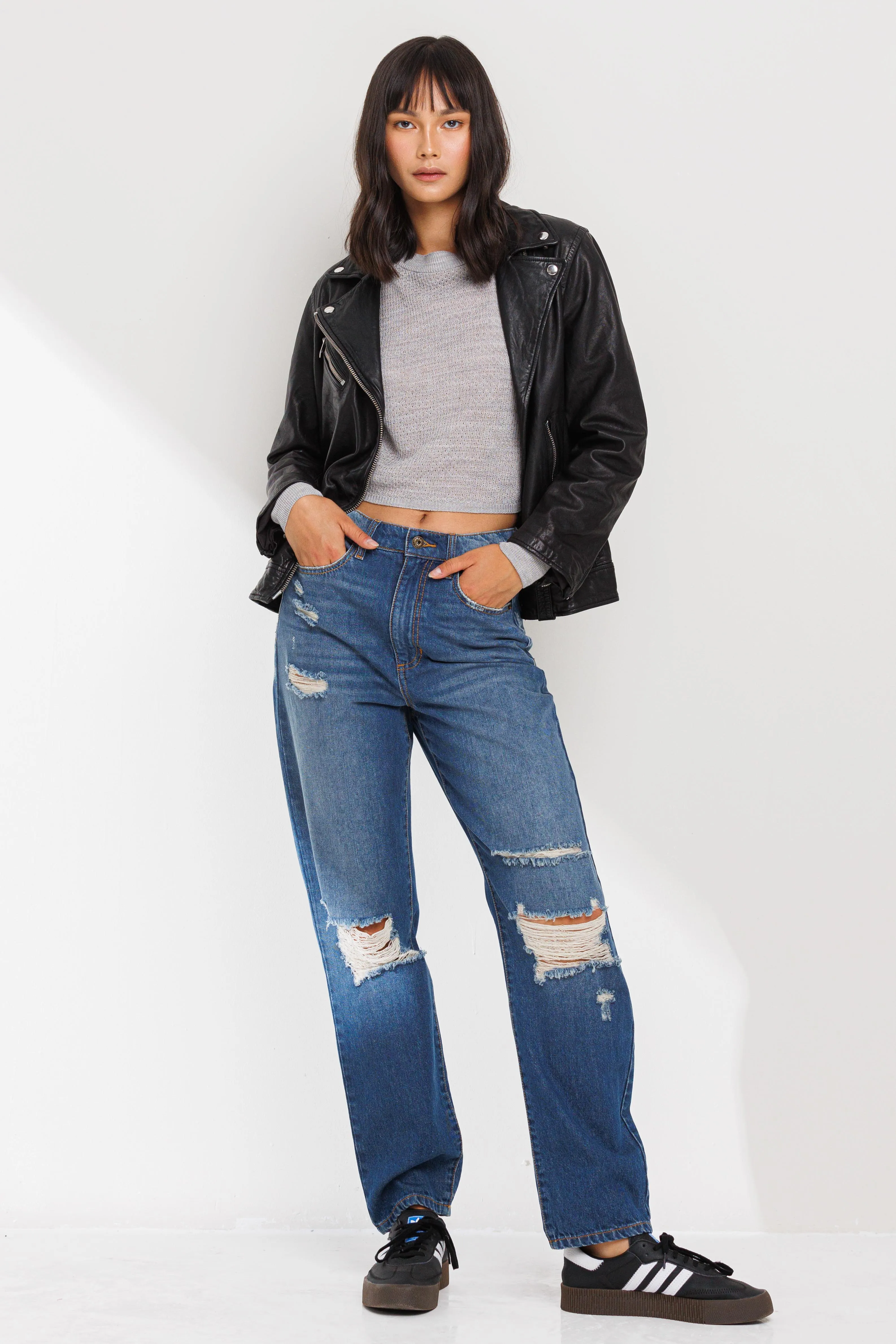 HIGH RISE PINCH WAIST STRAIGHT LEG JEANS WITH DISTRESSING  / SP-P11653