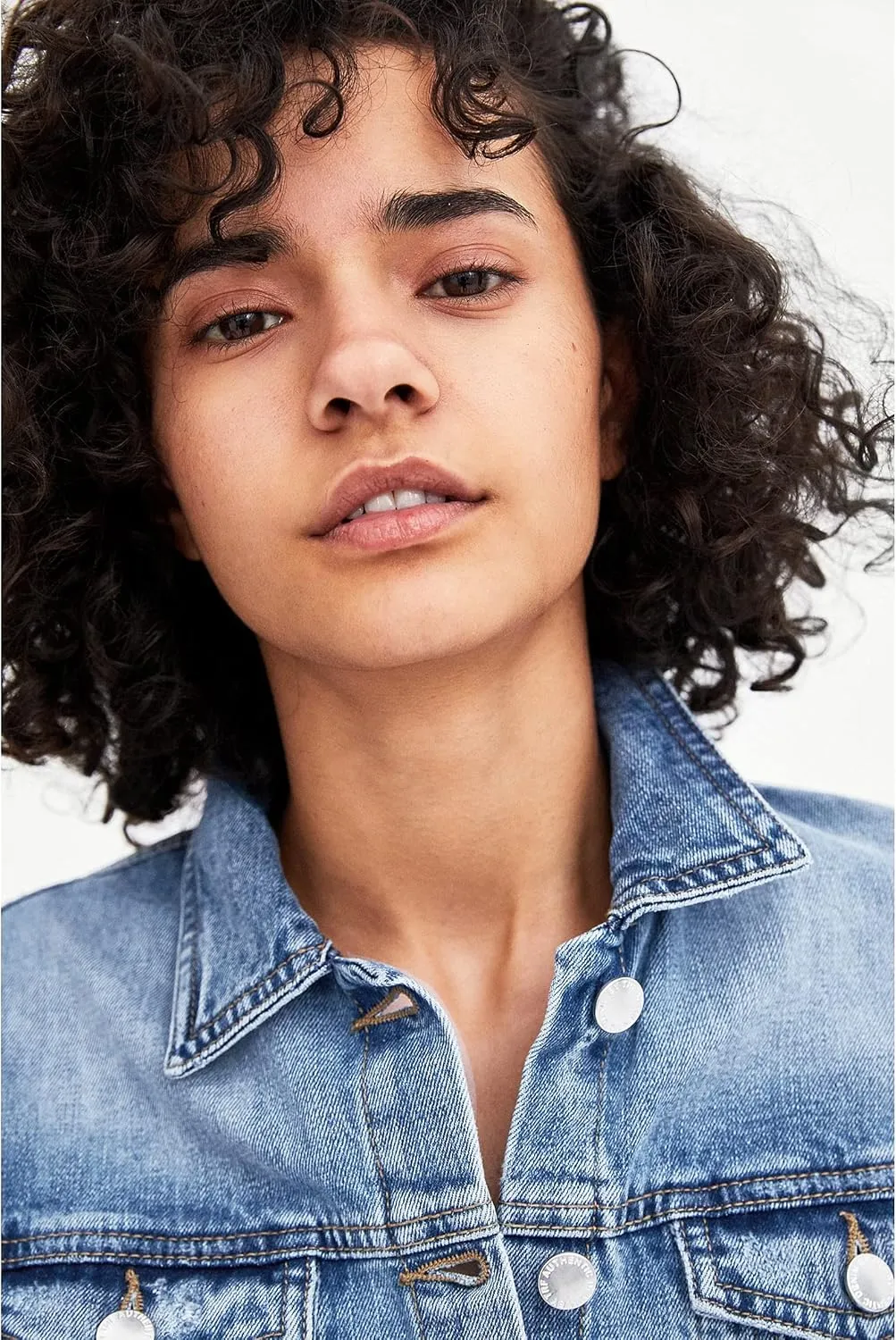 Khanomak Classic Denim Jean Buttoned Front Long Sleeve Basic Collar Cotton Jacket