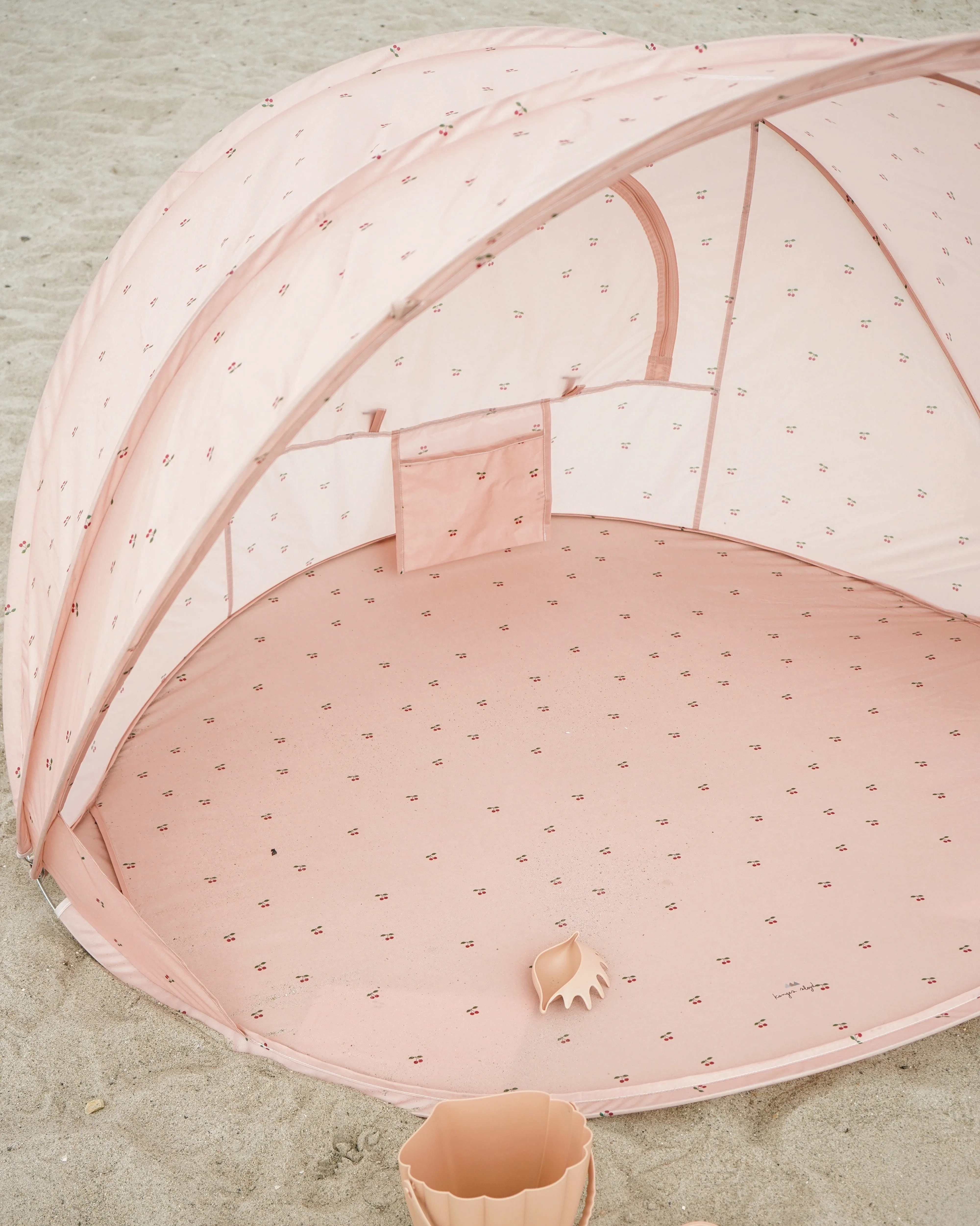 Pop Up Beach Tent Shelter - Cherry