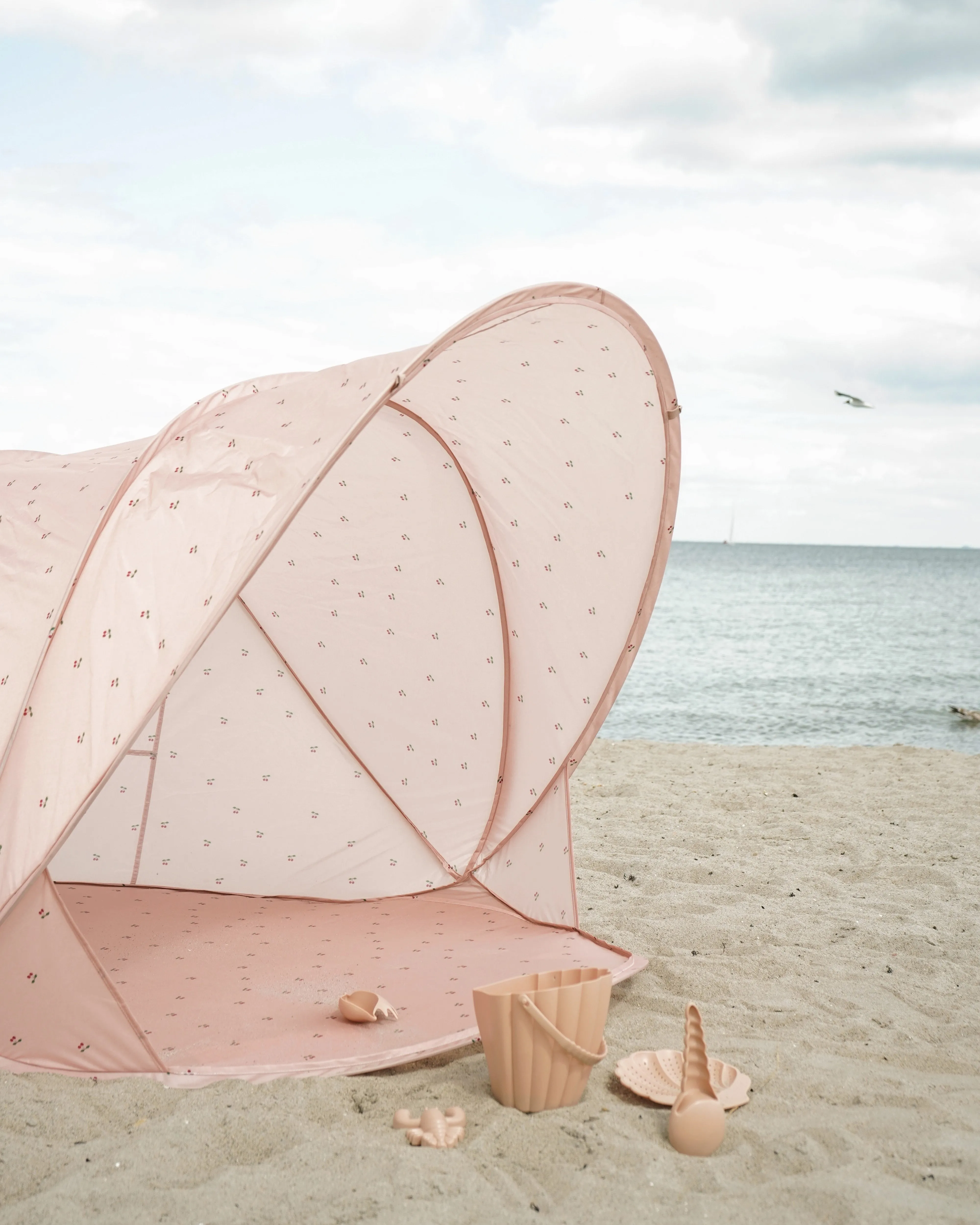 Pop Up Beach Tent Shelter - Cherry