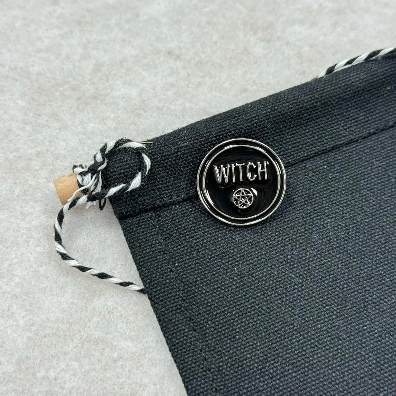 Witch Black Brooch Artist Shiny Jewelry Art Student Graduation Souvenir Brooch Drip Oil Painted Enamel Pin Suitable for Hat Jacket Canvas Bag