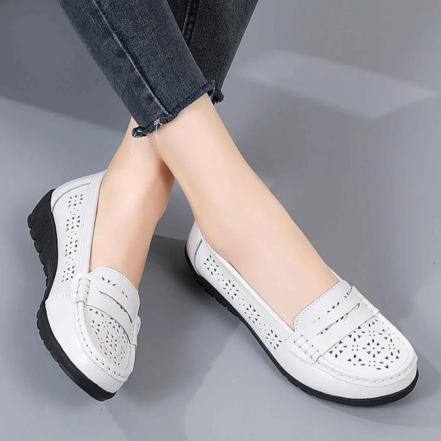 Women's Casual Closed Toe Slip On Loafers Breathable Comfortable Walking Shoes Softsole Arch Support Mules for Daily Wear